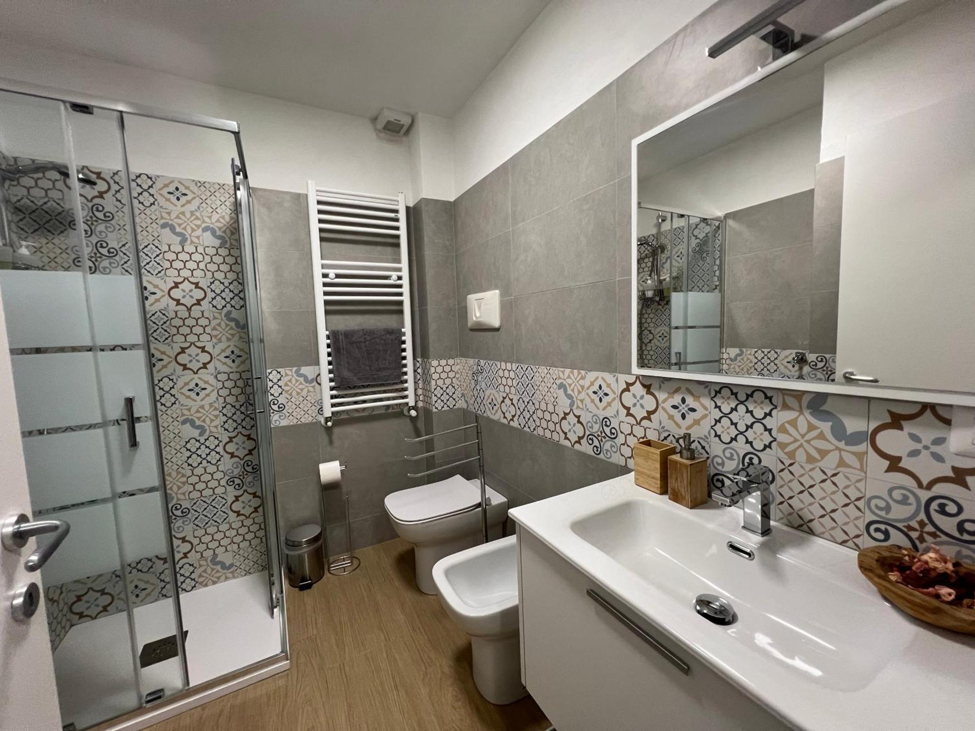 La Casa Di Lidia - Bocconi Apartment Милано Екстериор снимка